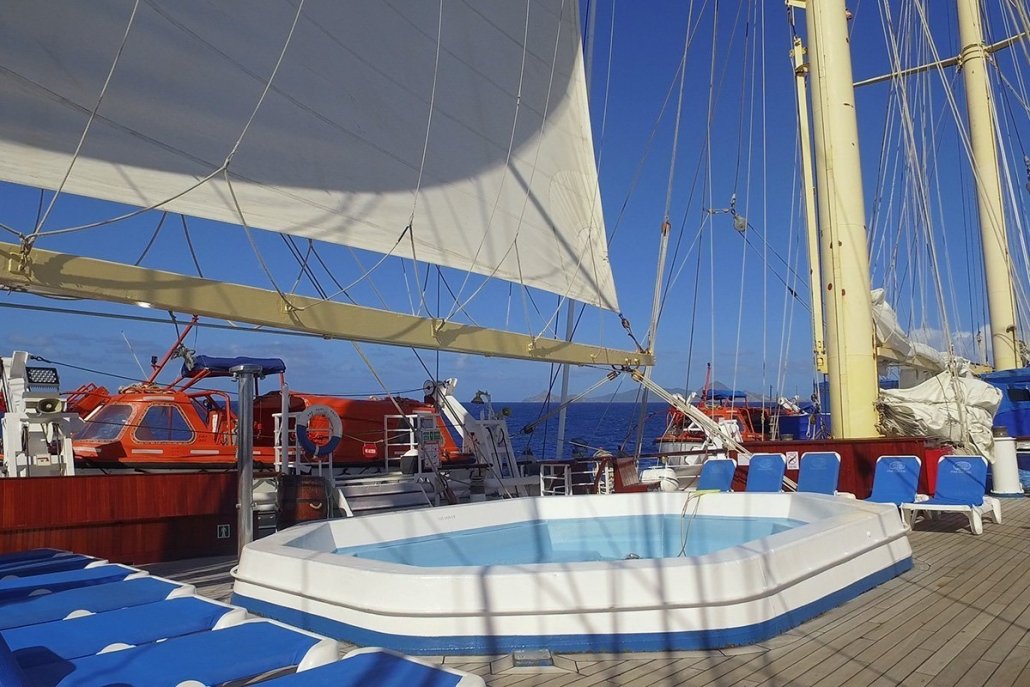 Star-Flyer-Sonnendeck-Pool-1030×687